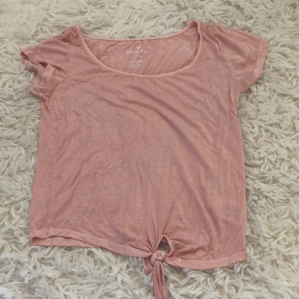 Baby pink AEO tee